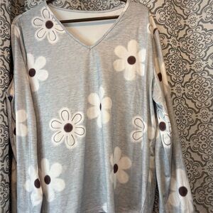 SHEIN Light Gray Floral V-Neck Sweater with White Flowers and Brown Centers